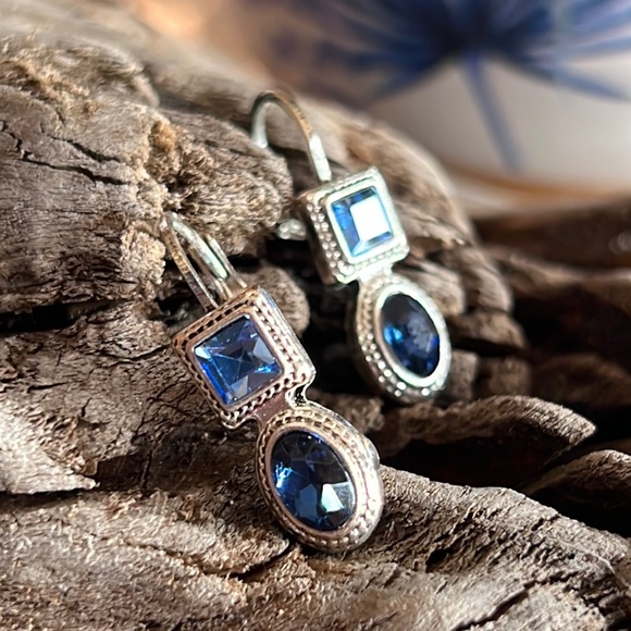 Bi-Colored Blue Rhinestone Earrings. - Picture 4 of 8